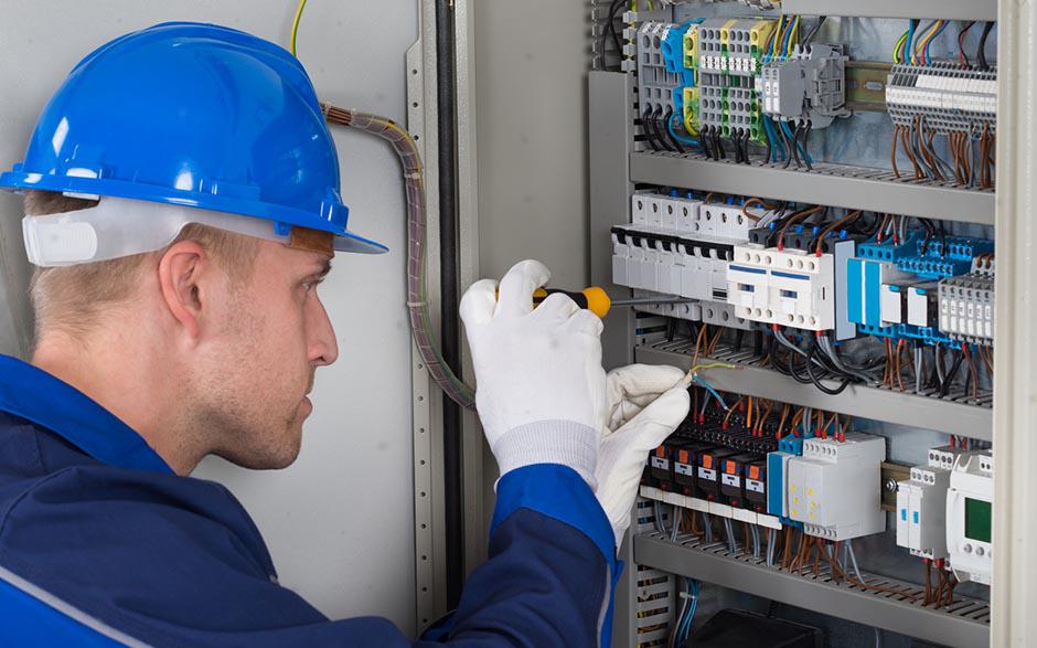électricien de maintenance Limay